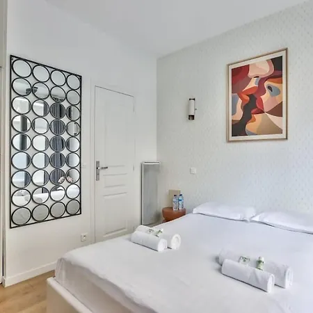 Au Coeur Des Batignolles * Paris